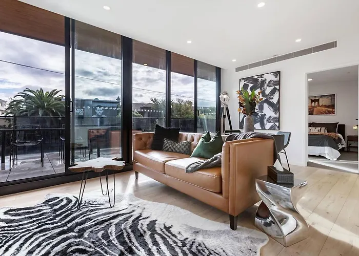 Trendy New York-Style Condo In Vibrant St Kilda