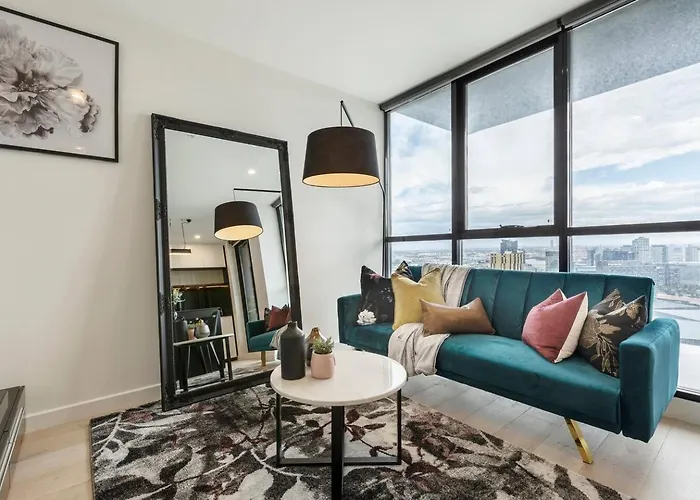 Stylish Southbank Apt Sweeping Bay & City Views