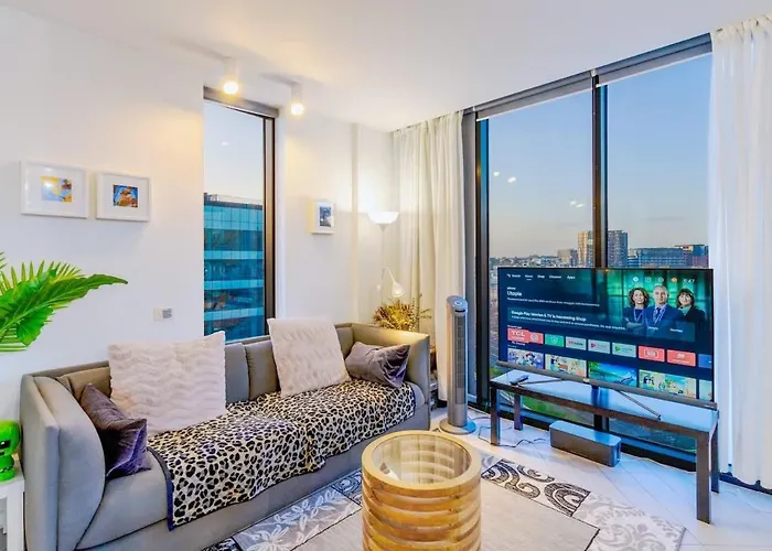 Stunning View 2B Apt Free Parking In Dockland