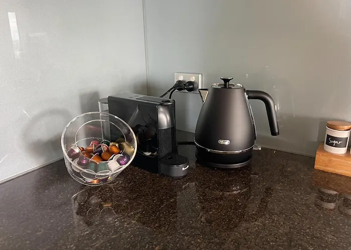 Spacious 3 Bedroom Apartment Southbank
