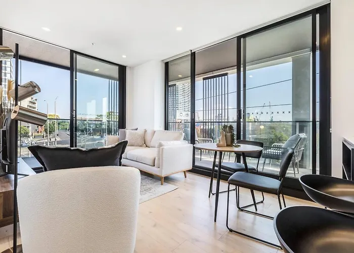 Light & Bright Apt Close To Beach & Fitzroy St