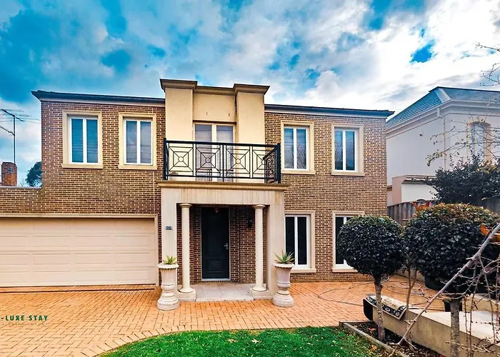 Balwyn Luxury 5Br Mansion With Cinema & Bbq