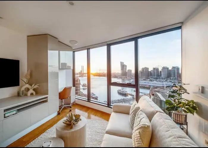 Breathtaking Harbour Views
