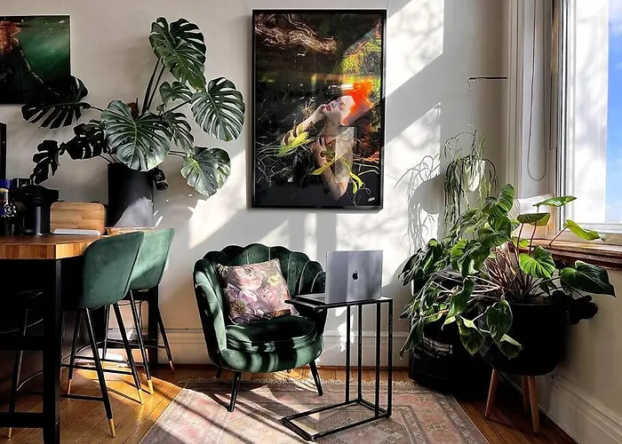Studio In Iconic Heritage Building Near Albert Park