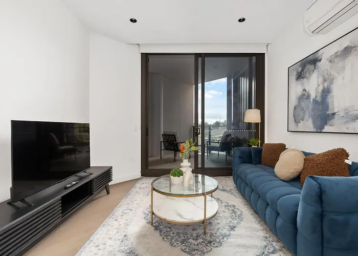 Modern & Stylish 1Br Apt W Balcony, Wifi & Parking