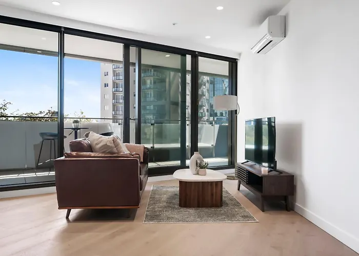 Stunning Cbd Pad Best City Location With Gym, Pool