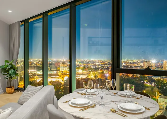 Stupendous Cbd & Garden Views - 2Bdr 2 Bth With Free Parking
