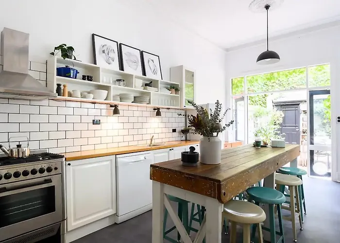 Unique Terrace In Central Melbourne Neighbourhood