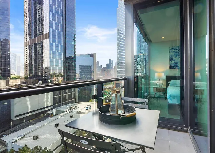 Southbank Central 2-Bed - Pool, Gym & City Views