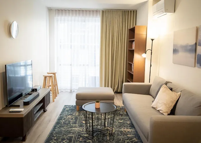 Convenient 2-Bed Apartment In Melbourne\'S Heart