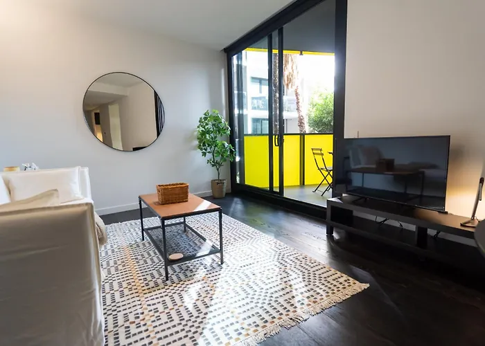Gorgeous 1-Bed Apartment With A Rooftop Pool