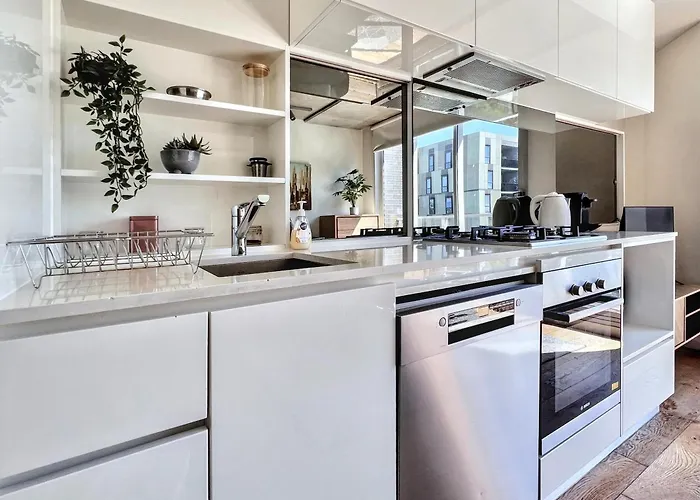 Beautiful 1B1B Prahran Apartment