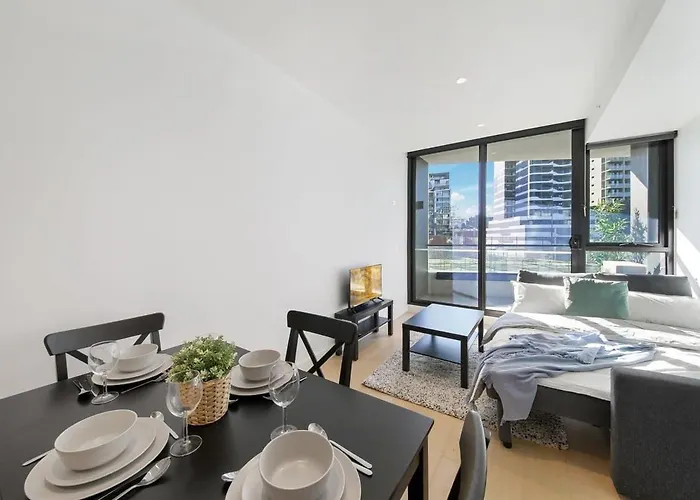 Chic & Cozy 2Br Stay On Iconic Chapel Street