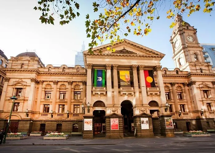 Melbourne Cbd Town Hall View Apartment