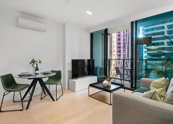 Cozy & Romantic 1Br Apt In Melbourne Cbd With Pool And Gym