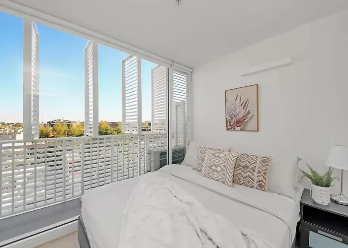 Central 2Br Near Queen Victoria Market