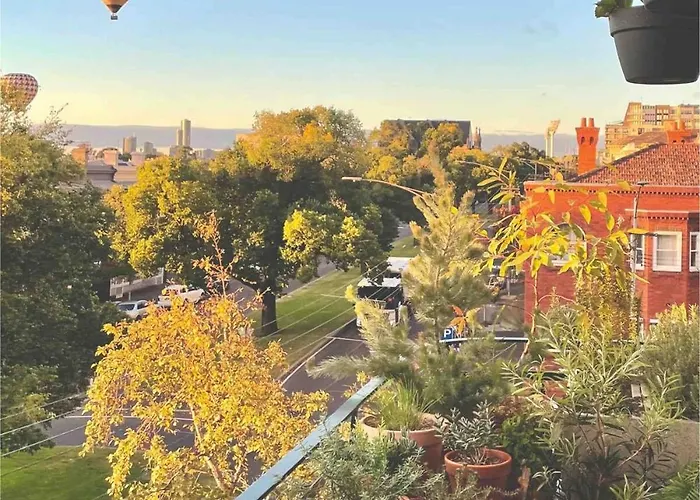 Two Bedr Art Deco Flat - East Melb - 5Min To Mcg