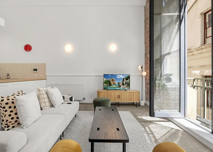 Classic 1-Bed City Stay Near Eateries And Laneways