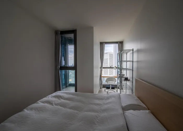 Shared Apartment Cozy Queen Room With Balcony