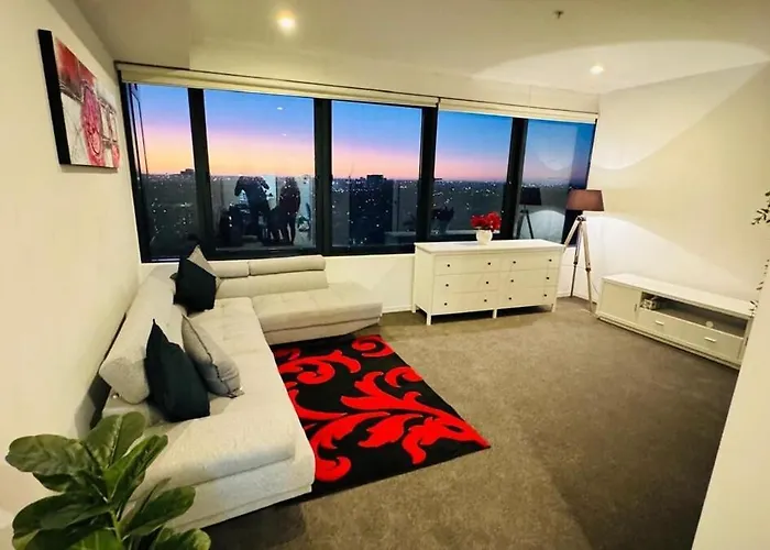 Stylish Apartment With City View