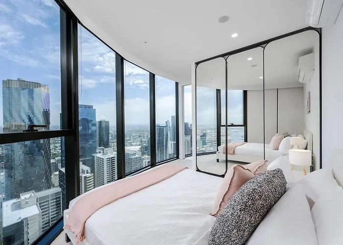 Luxe 67Th Floor 2Br With Ocean View, Pool, Spa And Gym