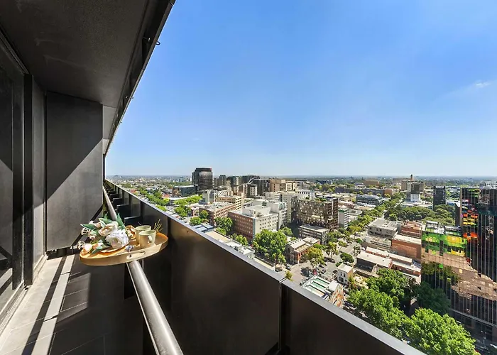 Chic 2Br Apt Near To Melbourne Central City Views