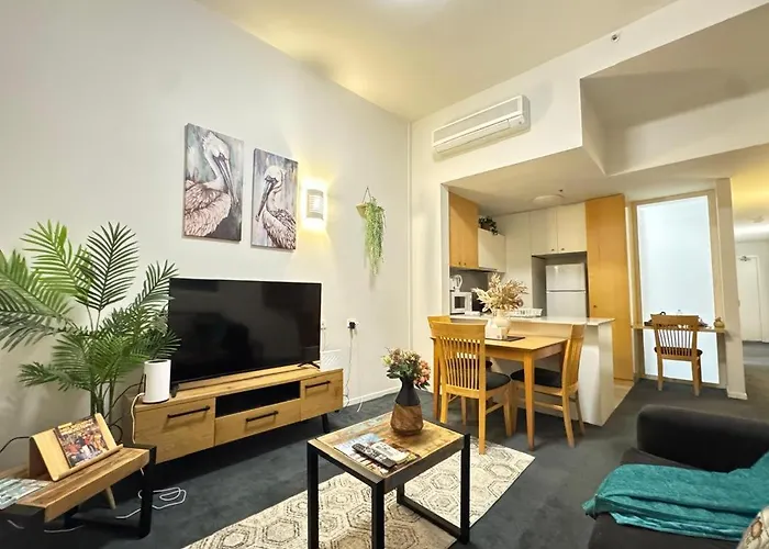 A Chic City Apt Bourke St Living Near Chinatown