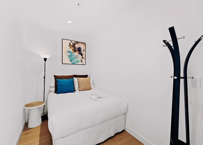 Lux Cbd Escape 2Br Apartment With Pool Gym Sauna