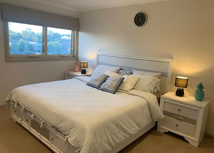 Comfortable 4-Bedroom Home Near Melbourne Airport