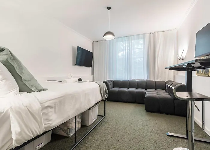 Stylish Studio Apartment Opposite Carlton Gardens