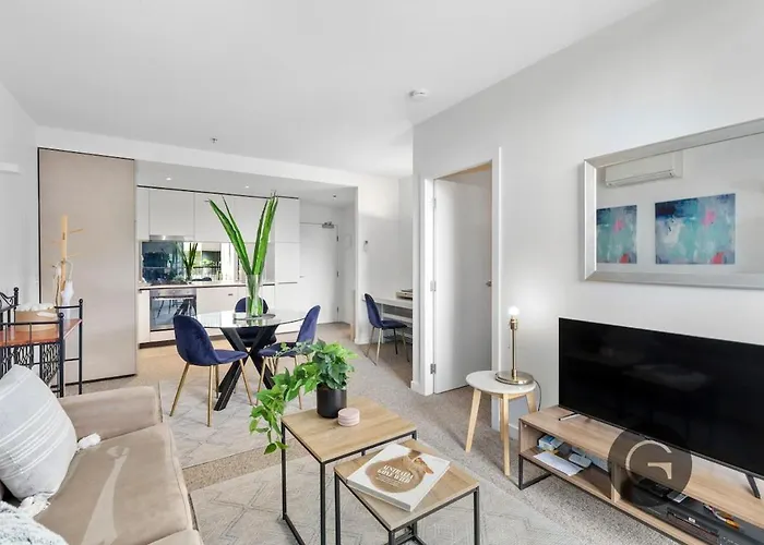 Modern Cozy Inner City 1Brd Apartment Near F1 Track