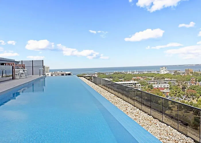 ☆ Heart Of St Kilda ☆ Infinity Pool+Parking+Wifi