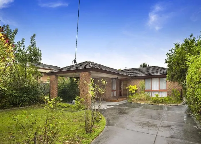 Caulfield Family Home With Large Space