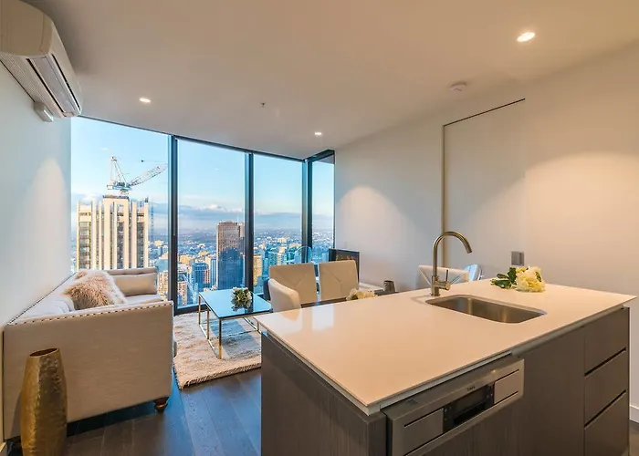 Eq Tower Luxury 2 Bedroom Skyline Cbd Apartment