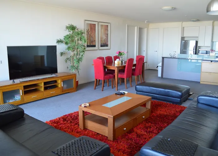 3 Bedroom Apartment In Southbank