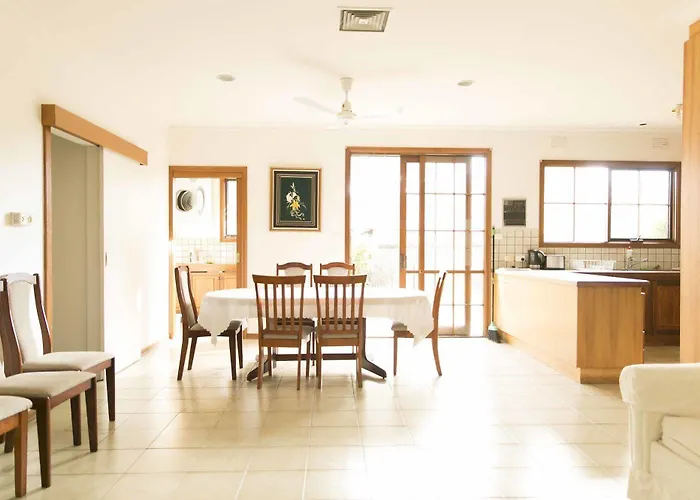 Hawthorn Holiday House
