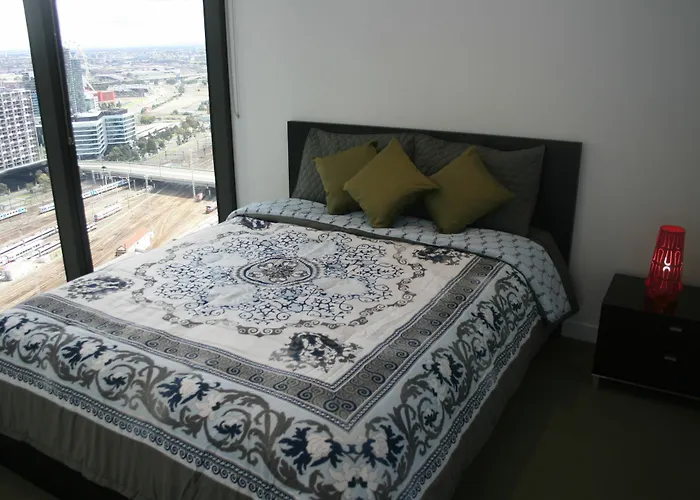 Luxury Two Bed Apt Swimming Pool