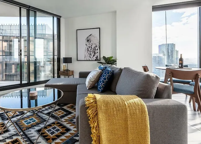 2Bedroom Apartment With Views In Docklands Next To Cbd & Marvel Stadium