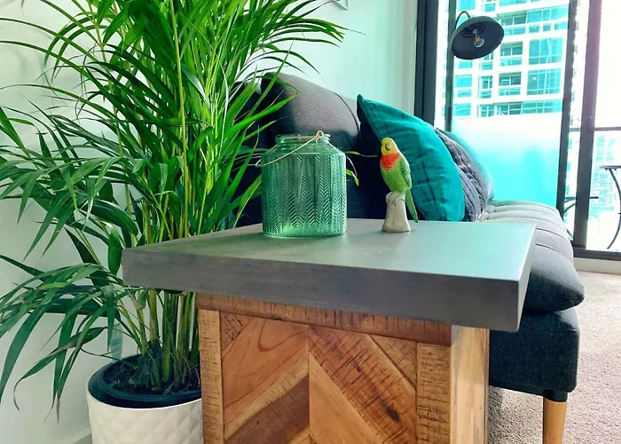 Large 2B2B Near Southern Cross Freeparking Gym Pool