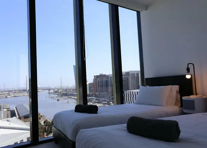 Readyset Apartments At Stadium
