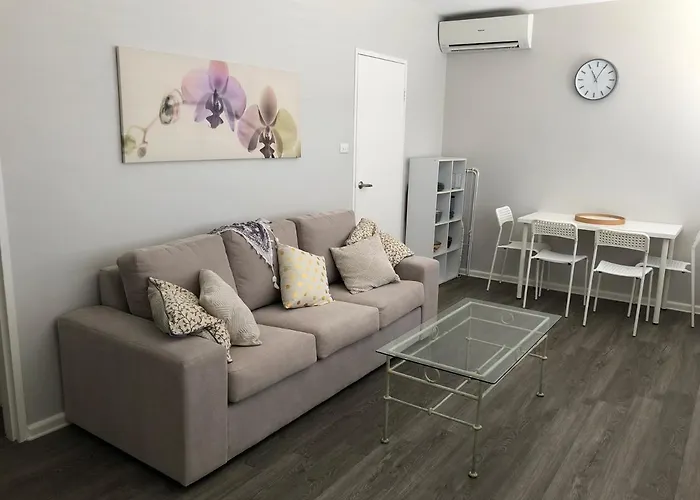 1 Bedroom Unit In Heart Of Elsternwick