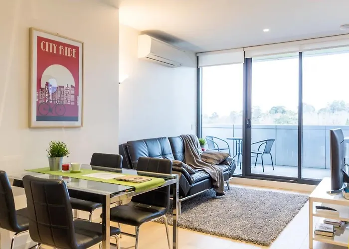 Modern 1 Bedroom In Tranquil Parklands