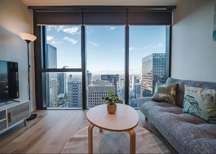 Modern Living@Collins Centro Location 2Br