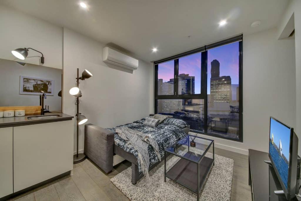 Apartment 2br Suites On Bourke, Perfect Location, Views