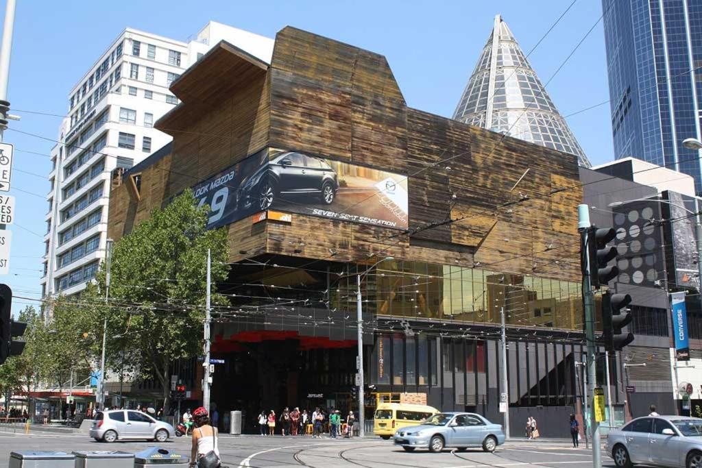 Apartment 2br Suites On Bourke, Perfect Location, Views