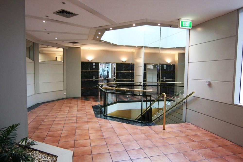 Paramount 4*