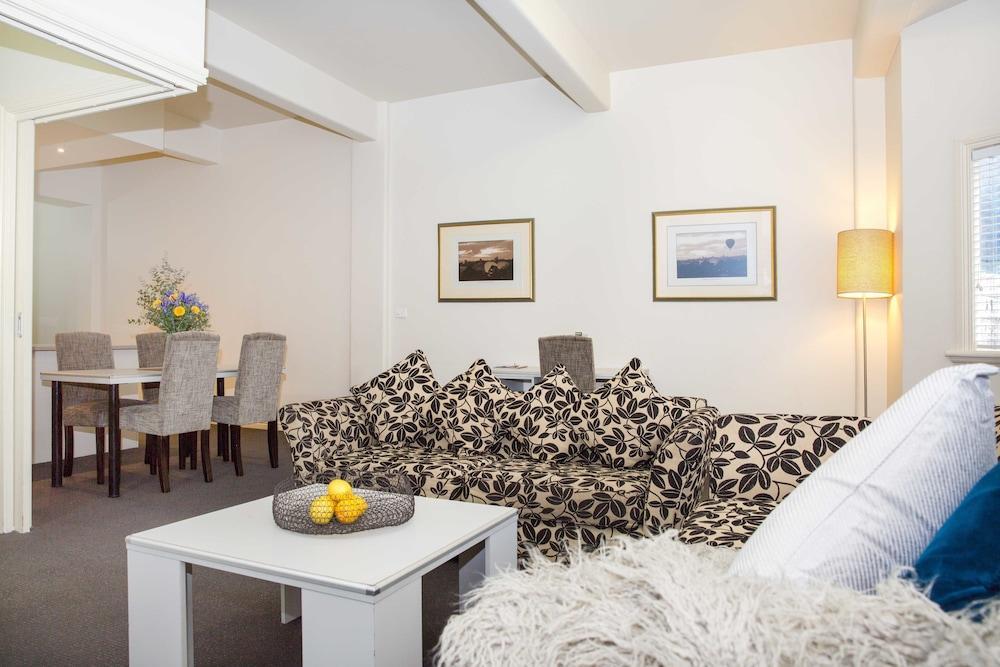 Aparthotel Collins 4*