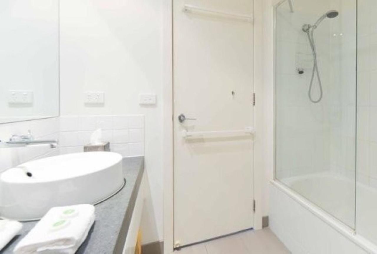 Staycentral - Spacious Seaviews Port * Melbourne