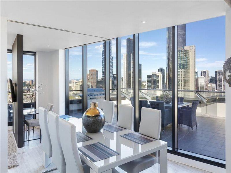 Aura On Flinders Serviced Apartment