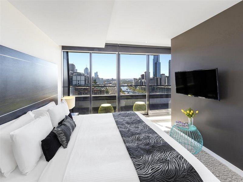 Apartment Aura On Flinders Serviced